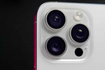 Big News of Apple iPhone 17: Big Upgrade in the front lens, which will significantly improve the quality of FaceTime and selfie images.